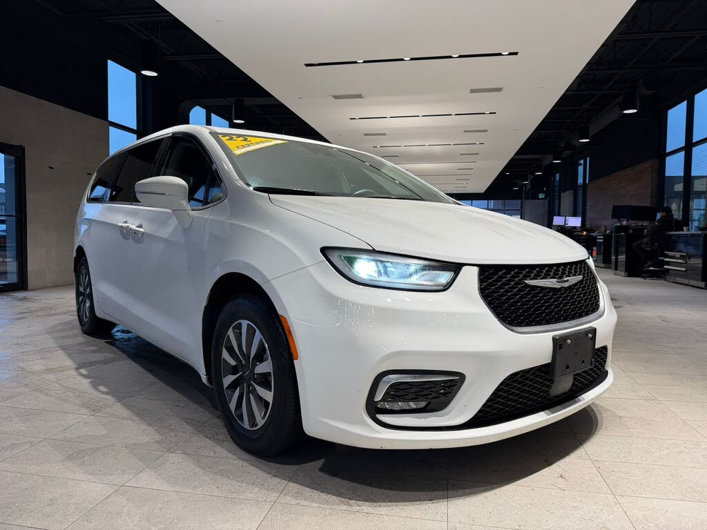 Chrysler Pacifica Hybrid Touring L FWD 2022