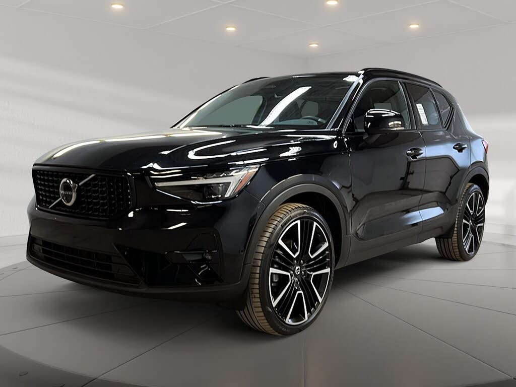Volvo XC40 B5 Ultimate Dark Theme AWD 2024