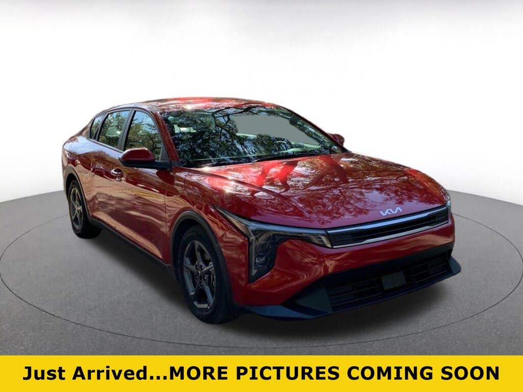 2025 Kia K4 LXS FWD