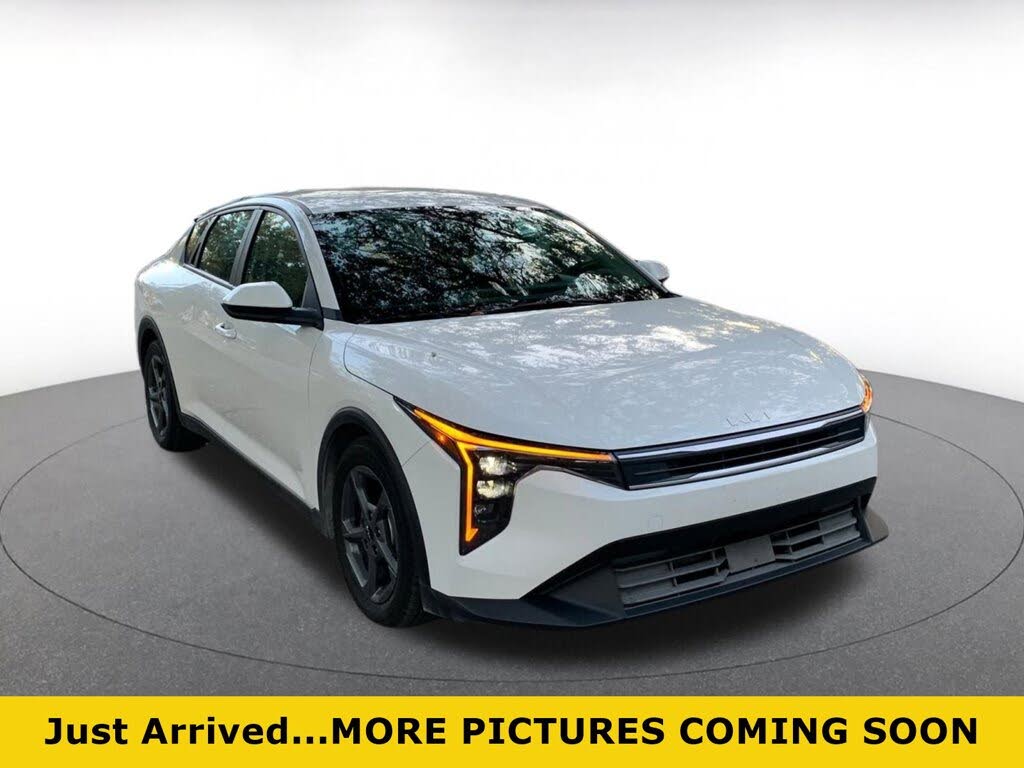 2025 Kia K4 LXS FWD