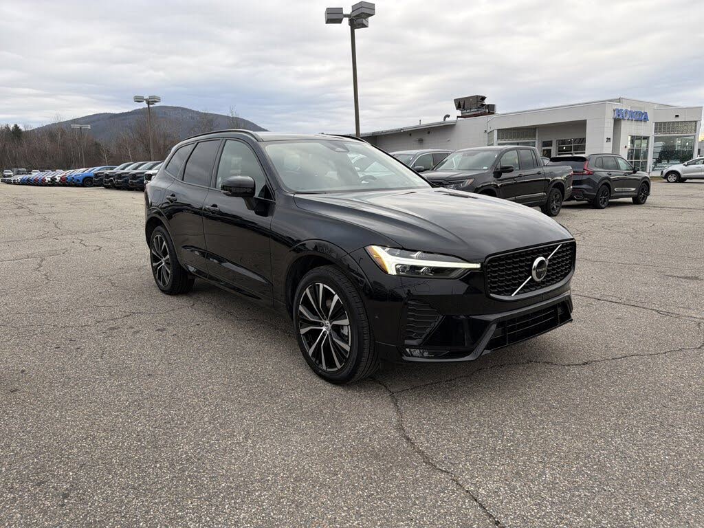 2025 Volvo XC60 B5 Plus Dark Theme AWD
