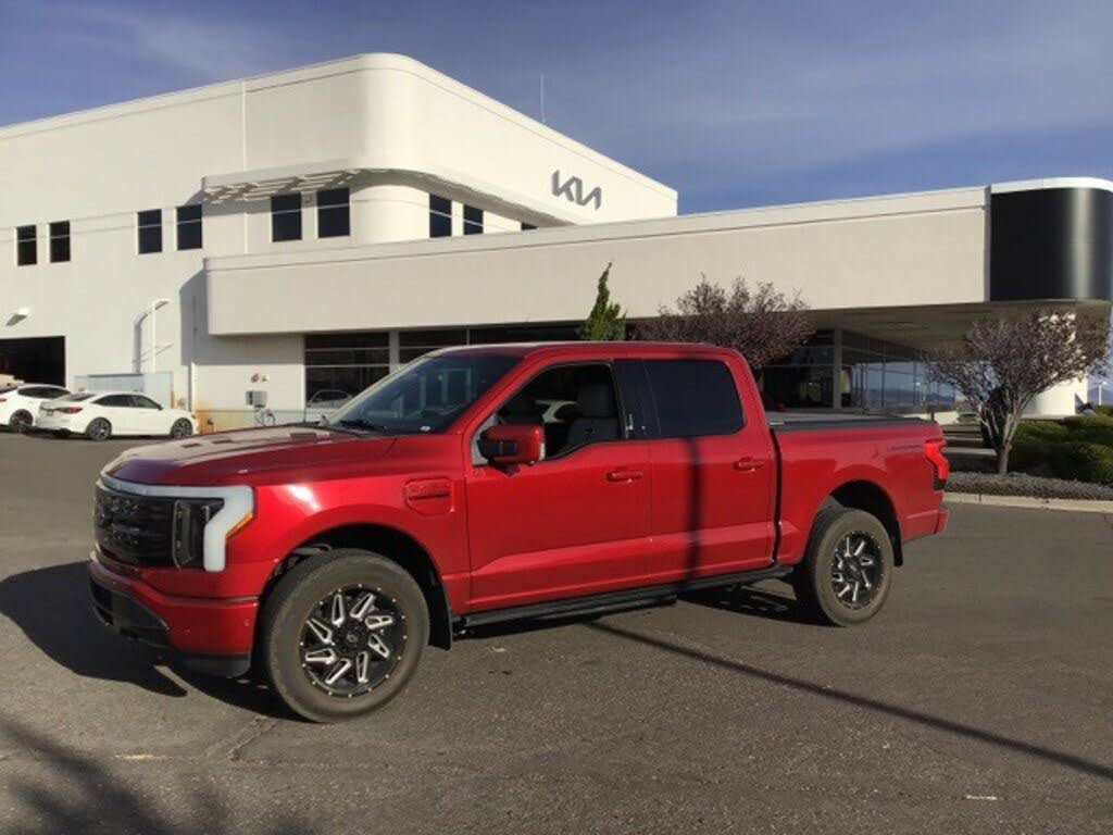 2023 Ford F-150 Lightning Platinum SuperCrew AWD