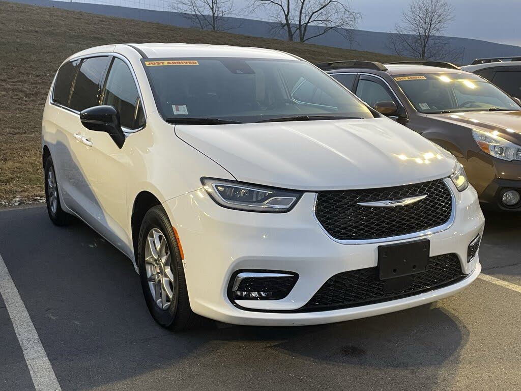 2024 Chrysler Pacifica Touring L FWD