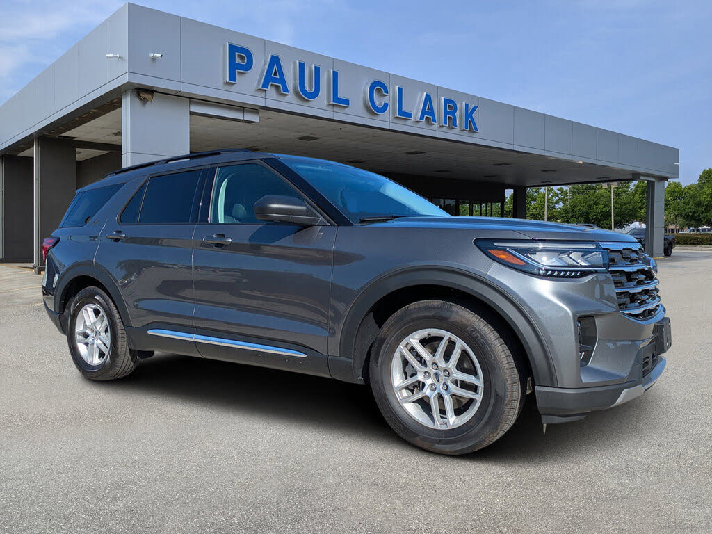 2025 Ford Explorer Active RWD