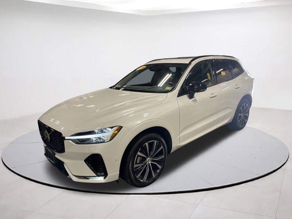 2025 Volvo XC60 B5 Plus Dark Theme AWD