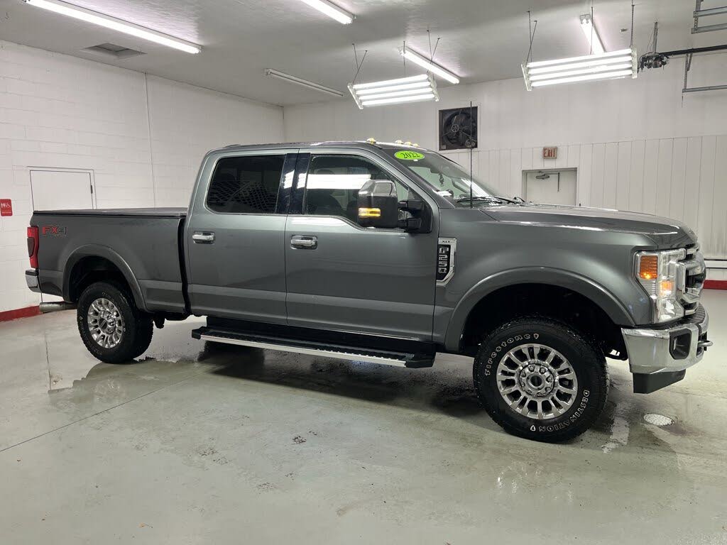 2022 Ford F-250 Super Duty XLT Crew Cab 4WD