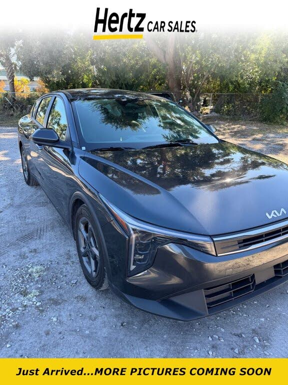 2025 Kia K4 LXS FWD