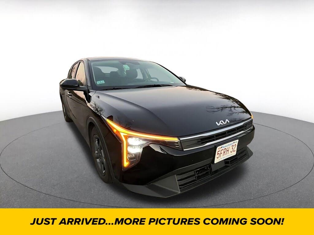 2025 Kia K4 LXS FWD
