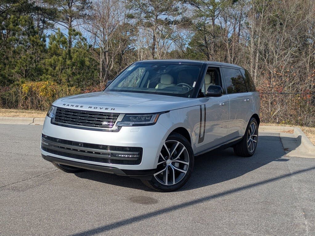 2025 Land Rover Range Rover P400 SE LWB AWD