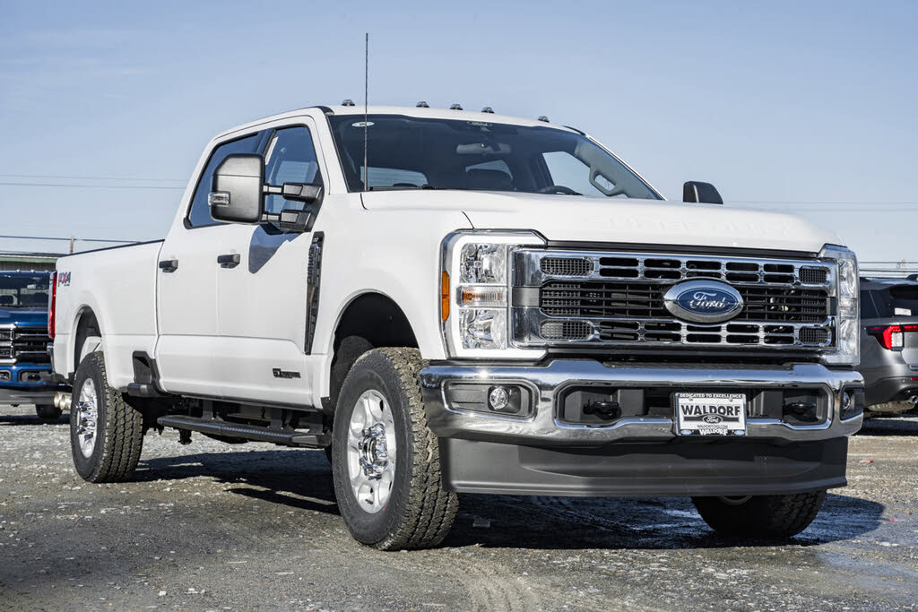 2026 Ford F-350 Super Duty XLT Crew Cab 4WD
