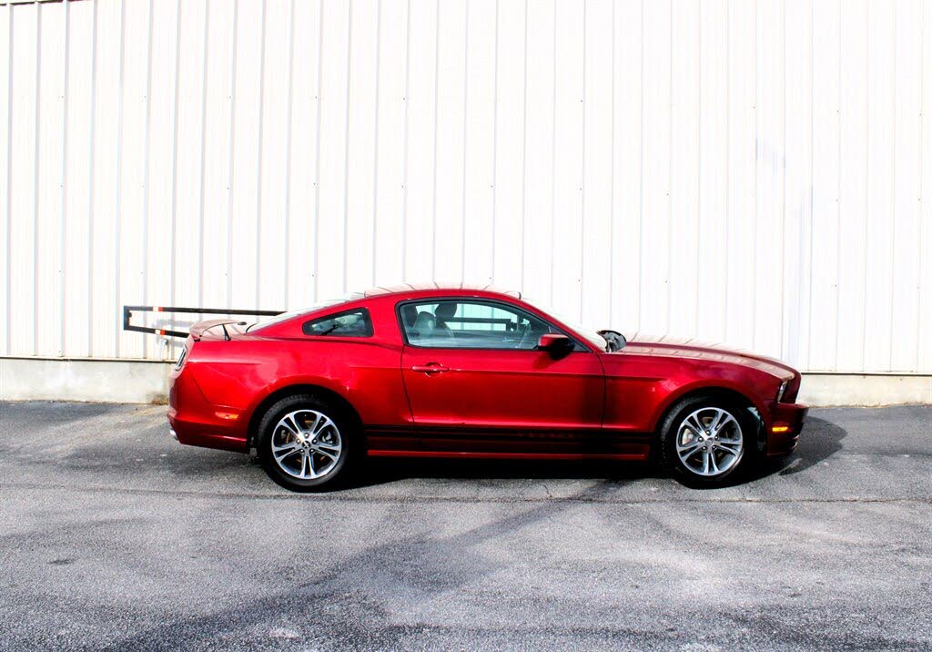 2014 Ford Mustang V6 Coupe RWD