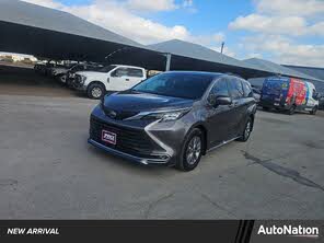 Toyota Sienna XLE 7-Passenger FWD