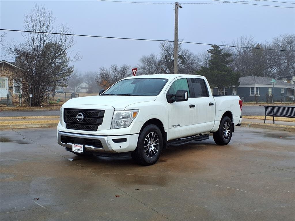 2024 Nissan Titan SV Crew Cab RWD