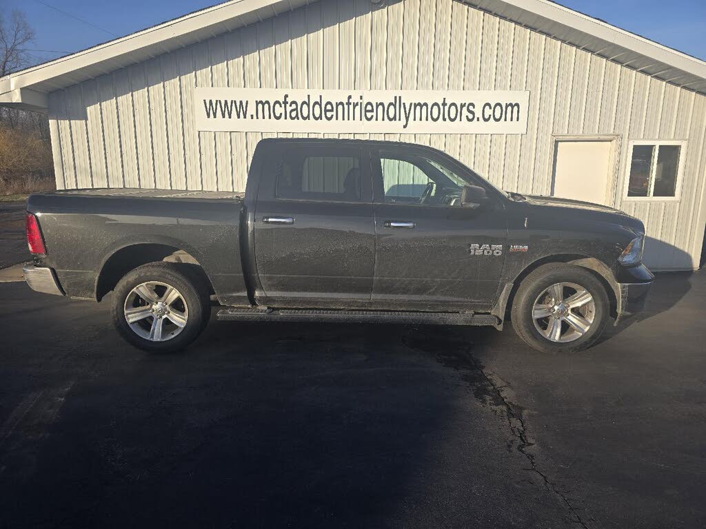 2017 RAM 1500 SLT Crew Cab 4WD