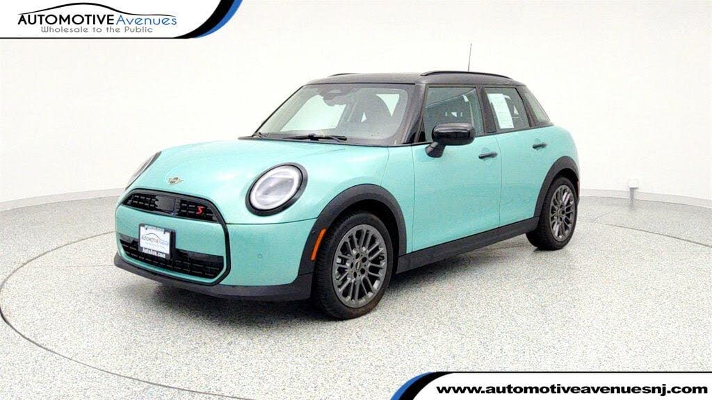 2025 MINI Cooper S Signature Trim 4-door Hatchback