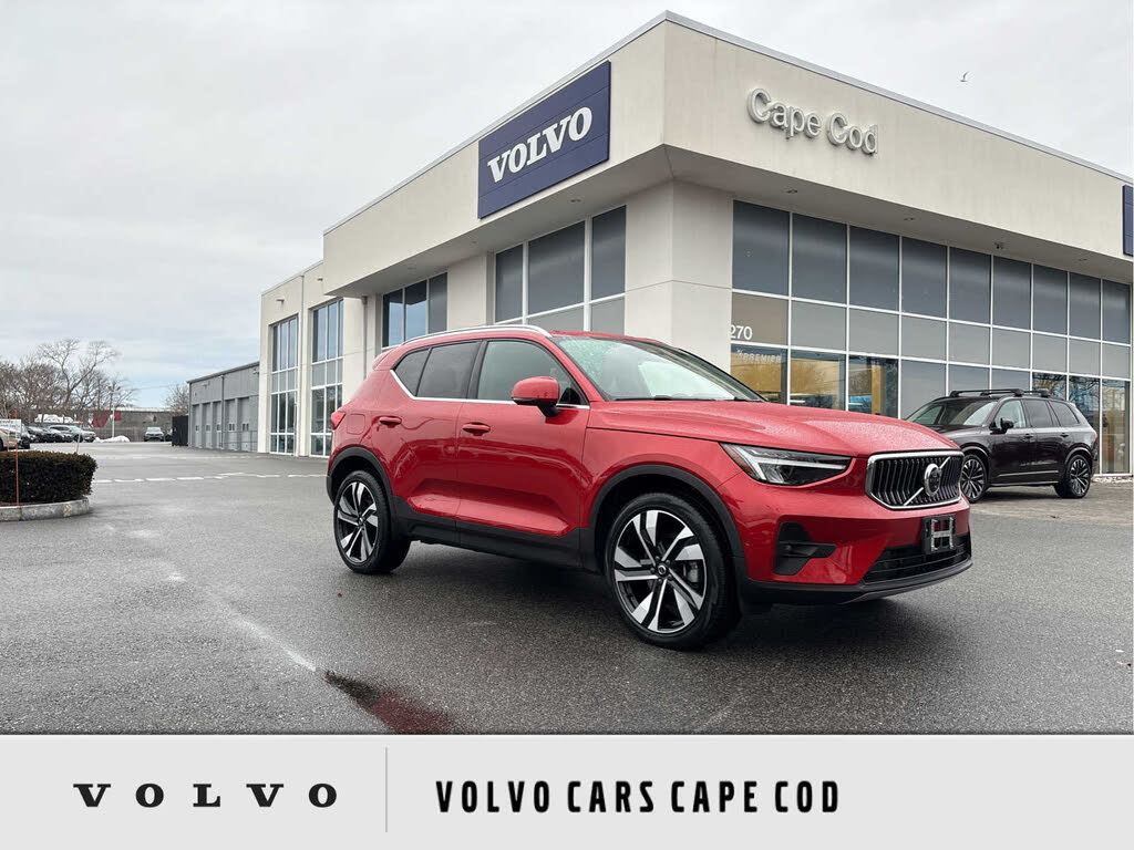 2023 Volvo XC40 B5 Plus Bright Theme AWD