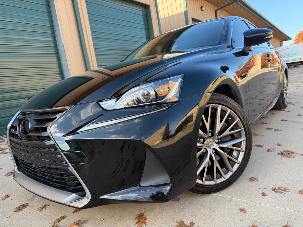 2017 Lexus IS 200t RWD