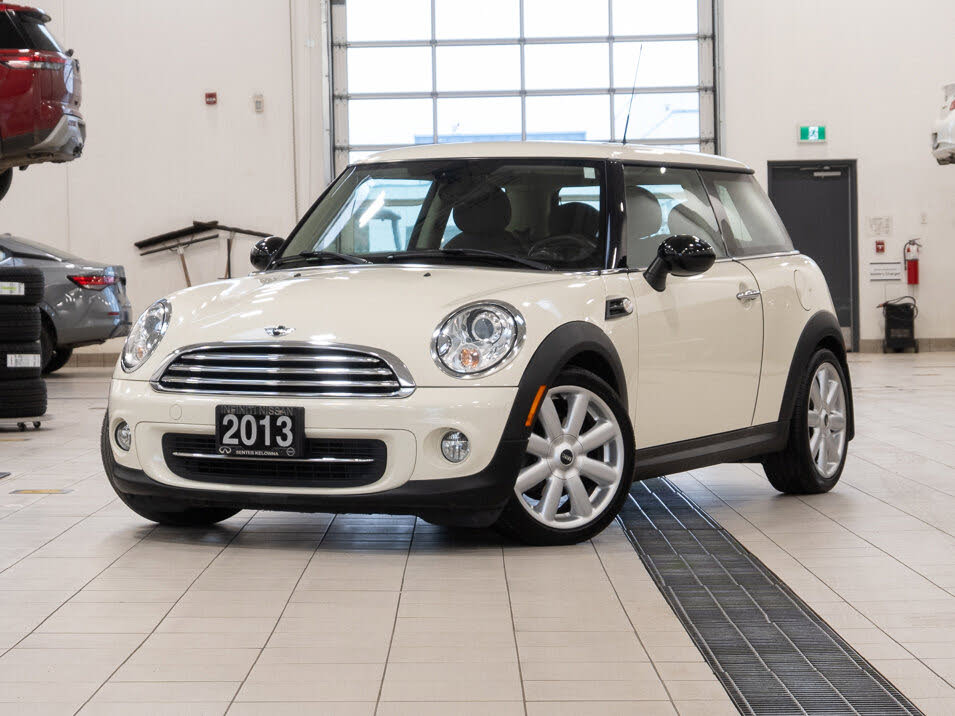 2013 MINI Cooper Hatchback FWD