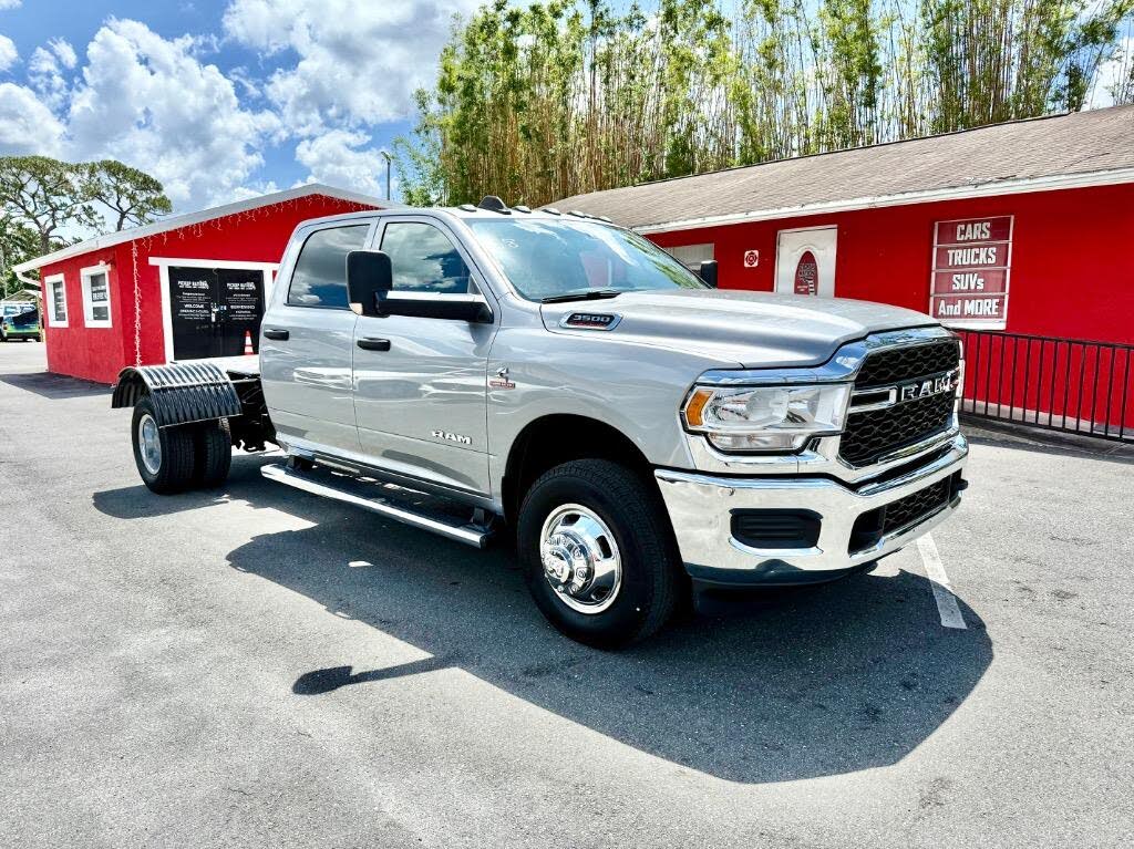 2022 RAM 3500 Chassis Tradesman Crew Cab RWD