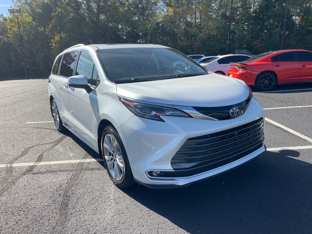 2024 Toyota Sienna Platinum 7-Passenger FWD