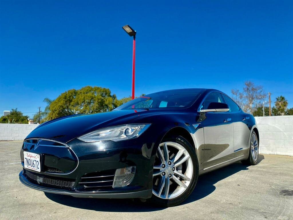 2015 Tesla Model S 85 RWD