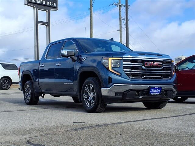 2024 GMC Sierra 1500 SLT Crew Cab RWD