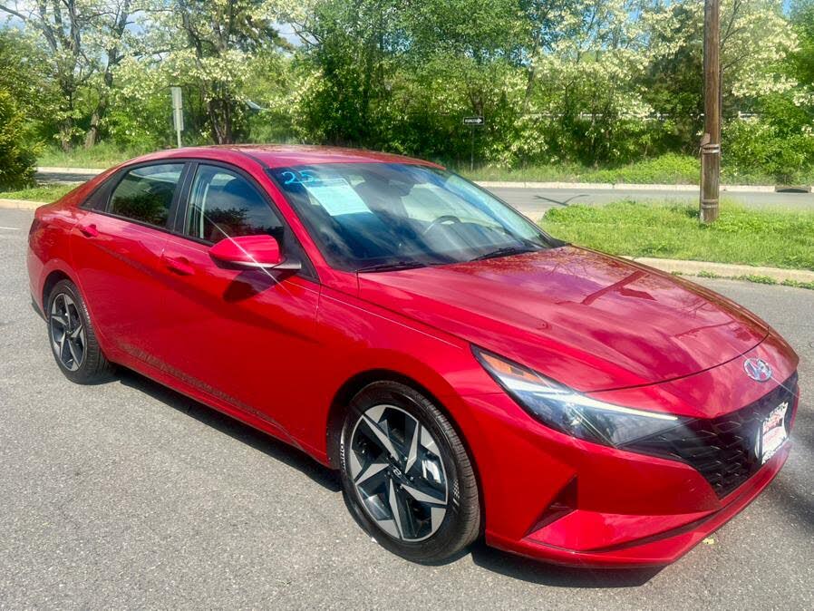 2023 Hyundai Elantra SEL FWD