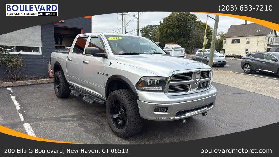 2011 RAM 1500 SLT Crew Cab 4WD