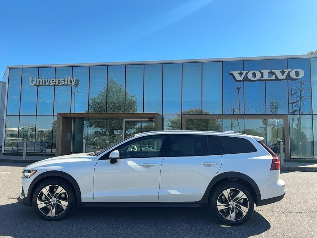 2024 Volvo V60 Cross Country B5 Plus AWD