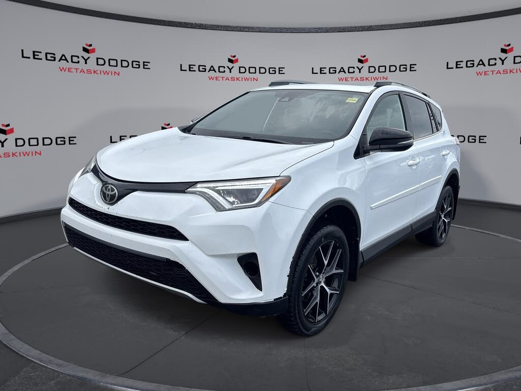 Toyota RAV4 SE AWD 2018