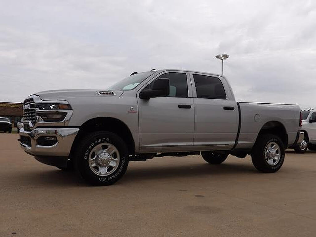 2026 RAM 2500 Tradesman Crew Cab 4WD