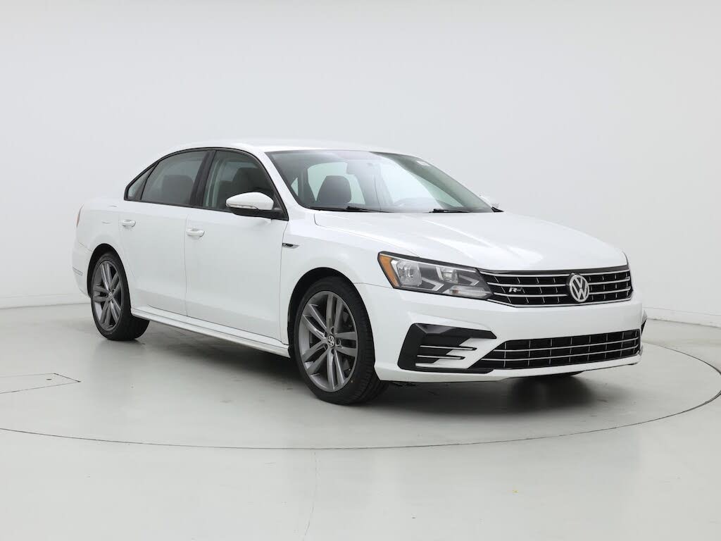 2018 Volkswagen Passat 2.0T R-Line FWD