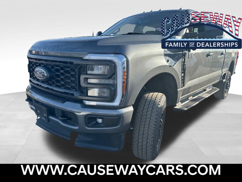 2023 Ford F-250 Super Duty Lariat Crew Cab 4WD