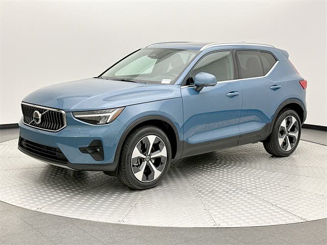 2025 Volvo XC40 B5 Plus Bright Theme AWD