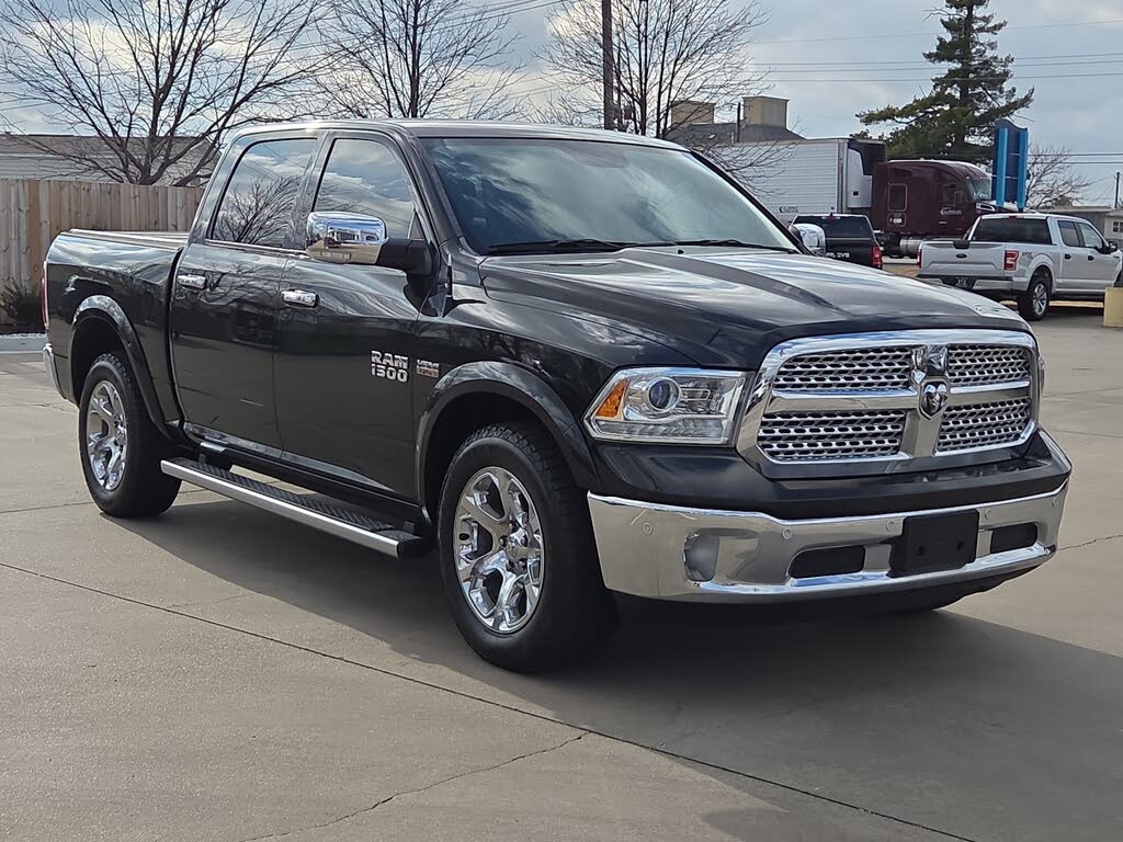 2017 RAM 1500 Laramie Crew Cab 4WD