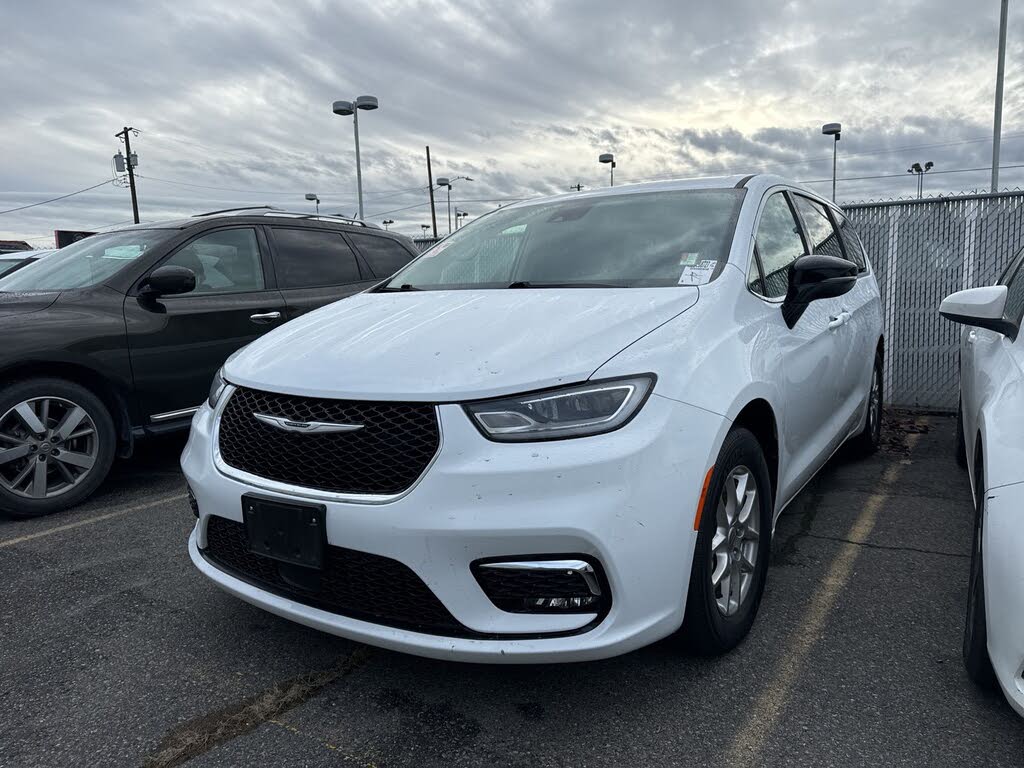 2024 Chrysler Pacifica Touring L FWD