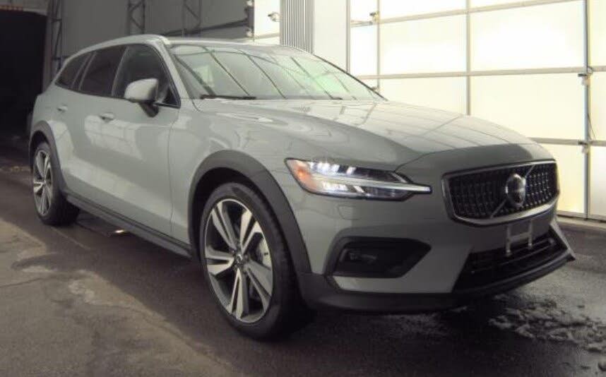 2025 Volvo V60 Cross Country B5 Plus AWD