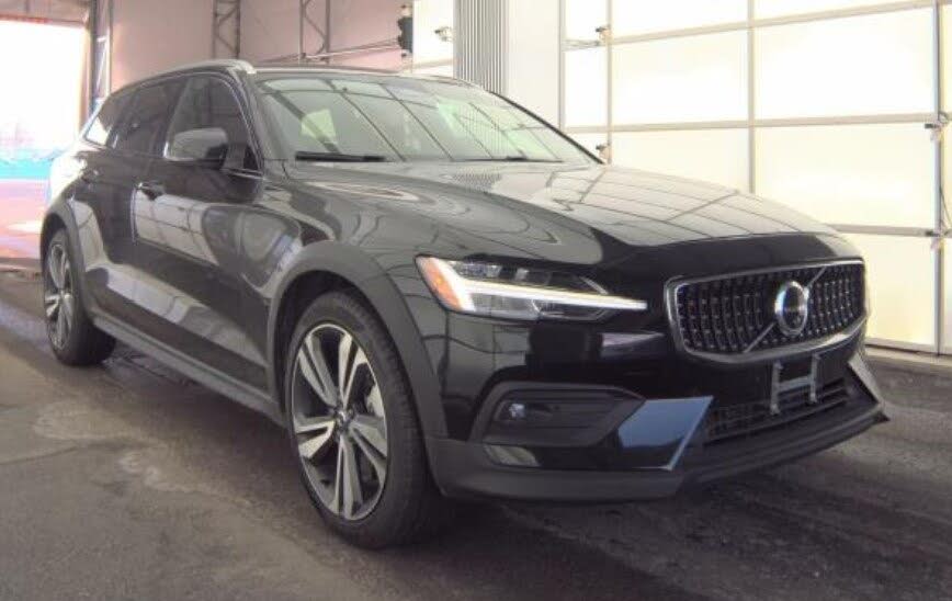 2025 Volvo V60 Cross Country B5 Plus AWD