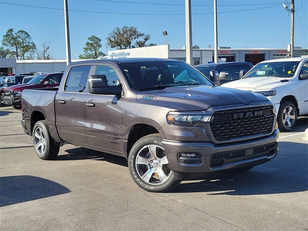 2026 RAM 1500 Express Crew Cab 4WD