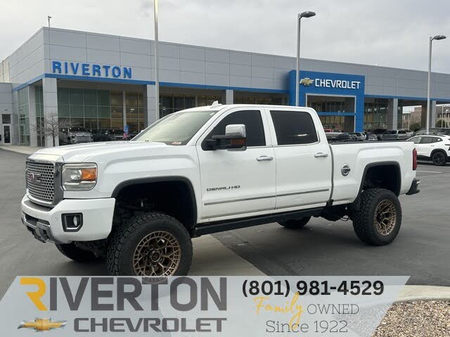 2016 GMC Sierra 3500HD Denali Crew Cab LB DRW 4WD