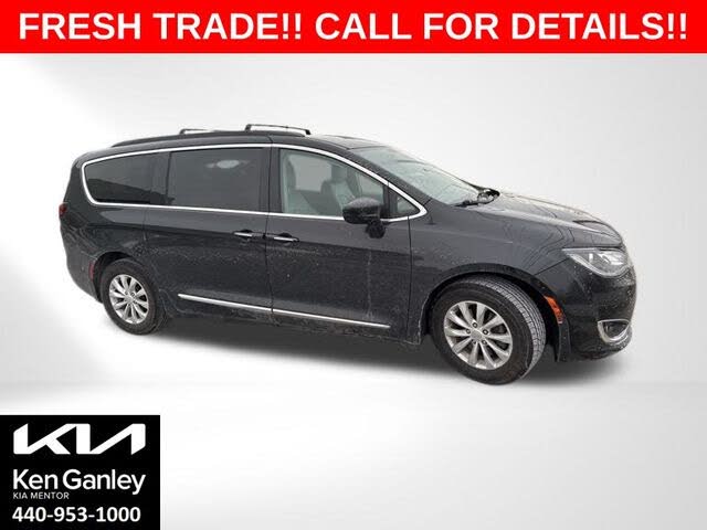 2017 Chrysler Pacifica Touring L FWD