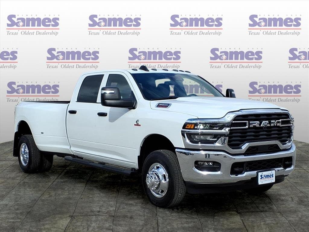 2026 RAM 3500 Tradesman Crew Cab LB DRW 4WD