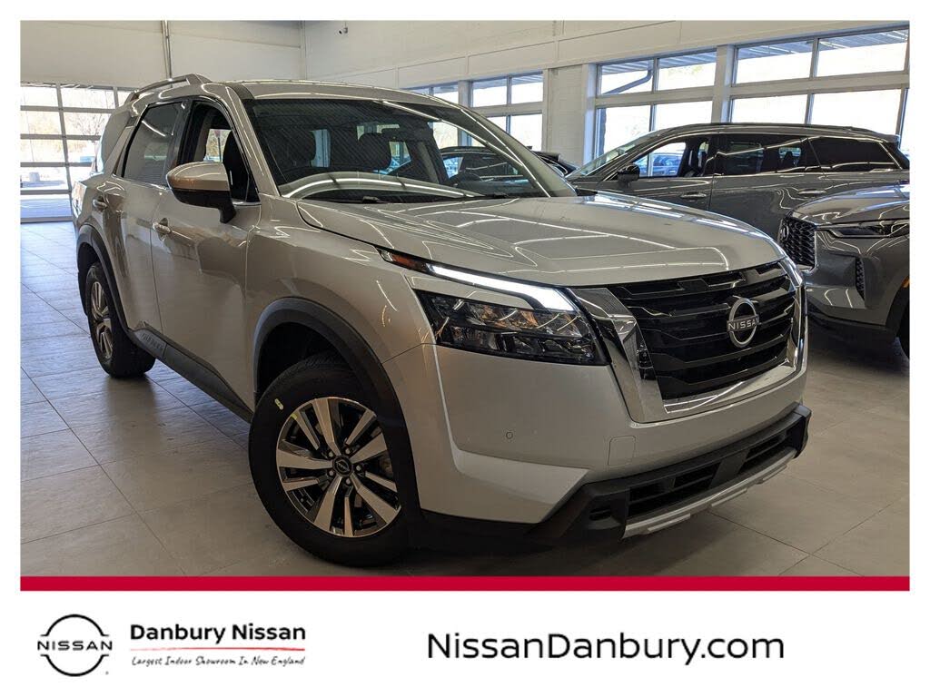 2025 Nissan Pathfinder SL 4WD