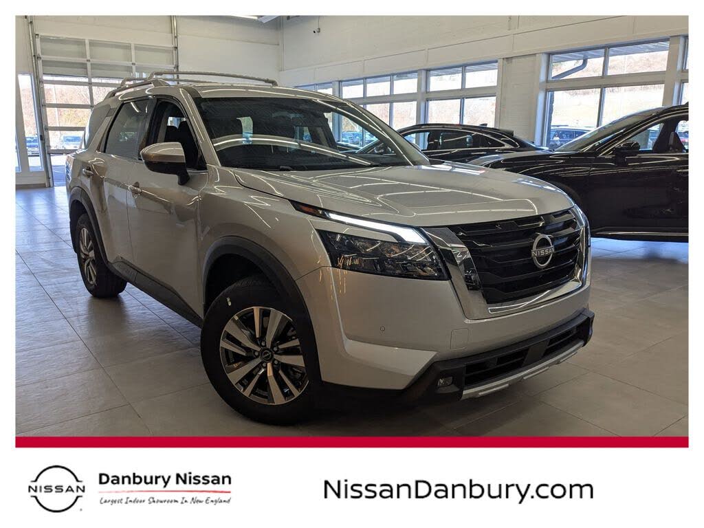 2025 Nissan Pathfinder SL 4WD
