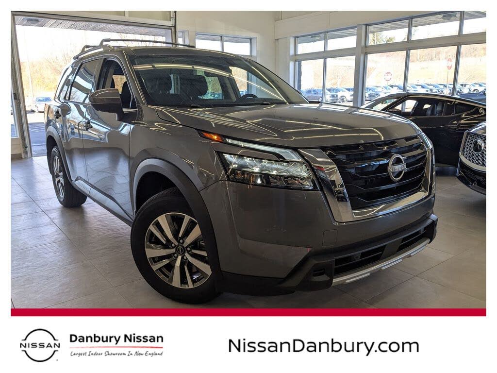 2025 Nissan Pathfinder SL 4WD