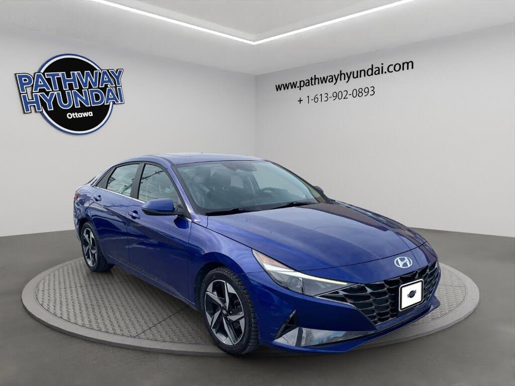 2023 Hyundai Elantra Luxury FWD