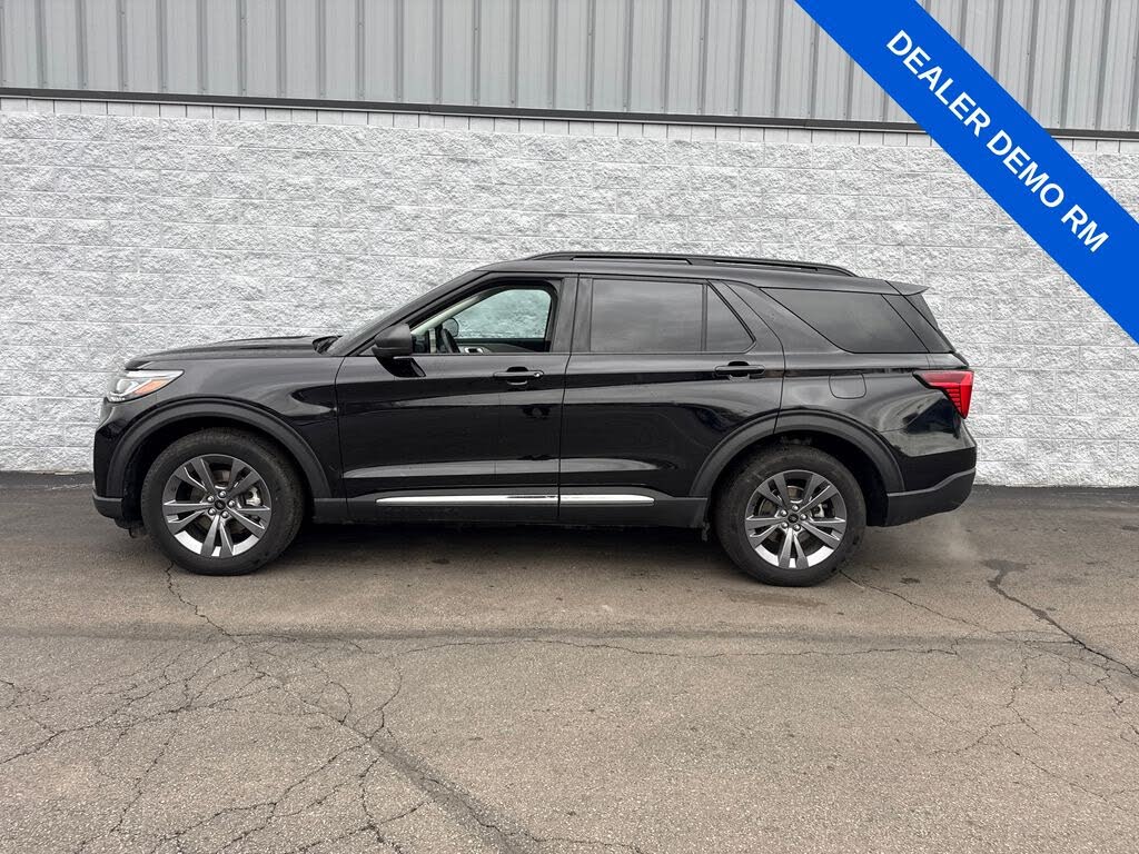 2025 Ford Explorer Active AWD