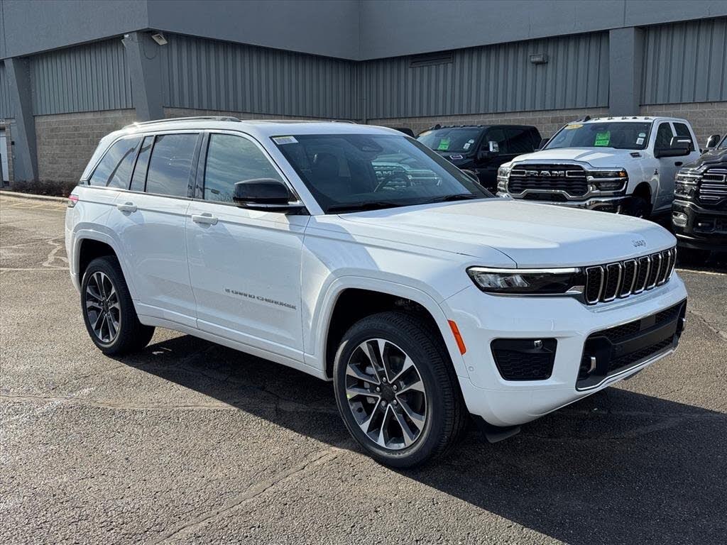 2025 Jeep Grand Cherokee Overland 4WD