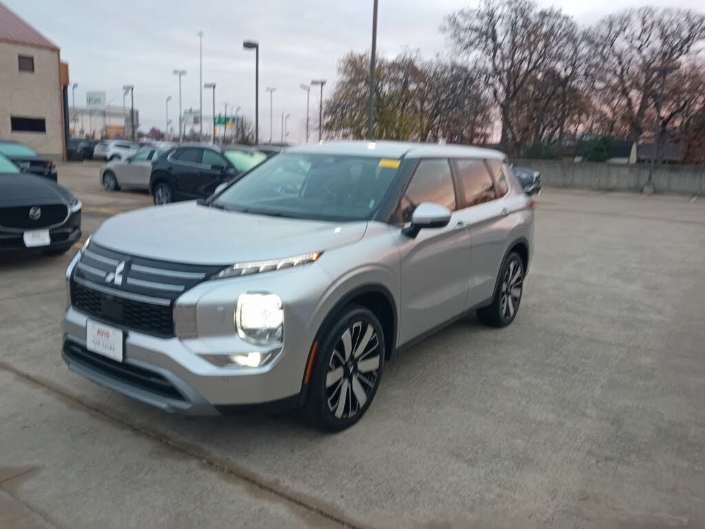 2025 Mitsubishi Outlander SE FWD