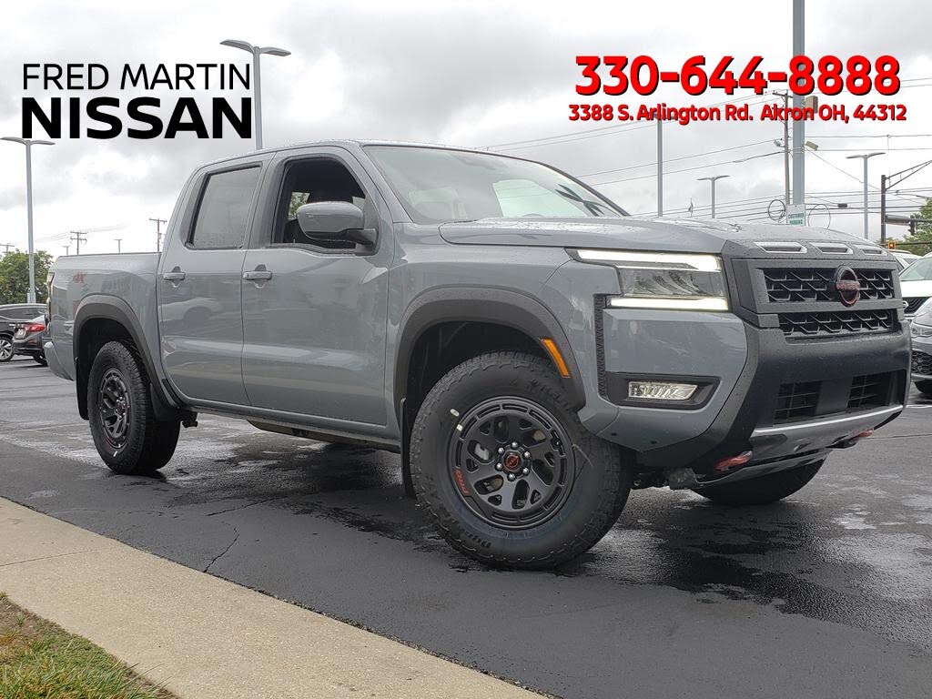 2025 Nissan Frontier PRO-4X Crew Cab 4WD